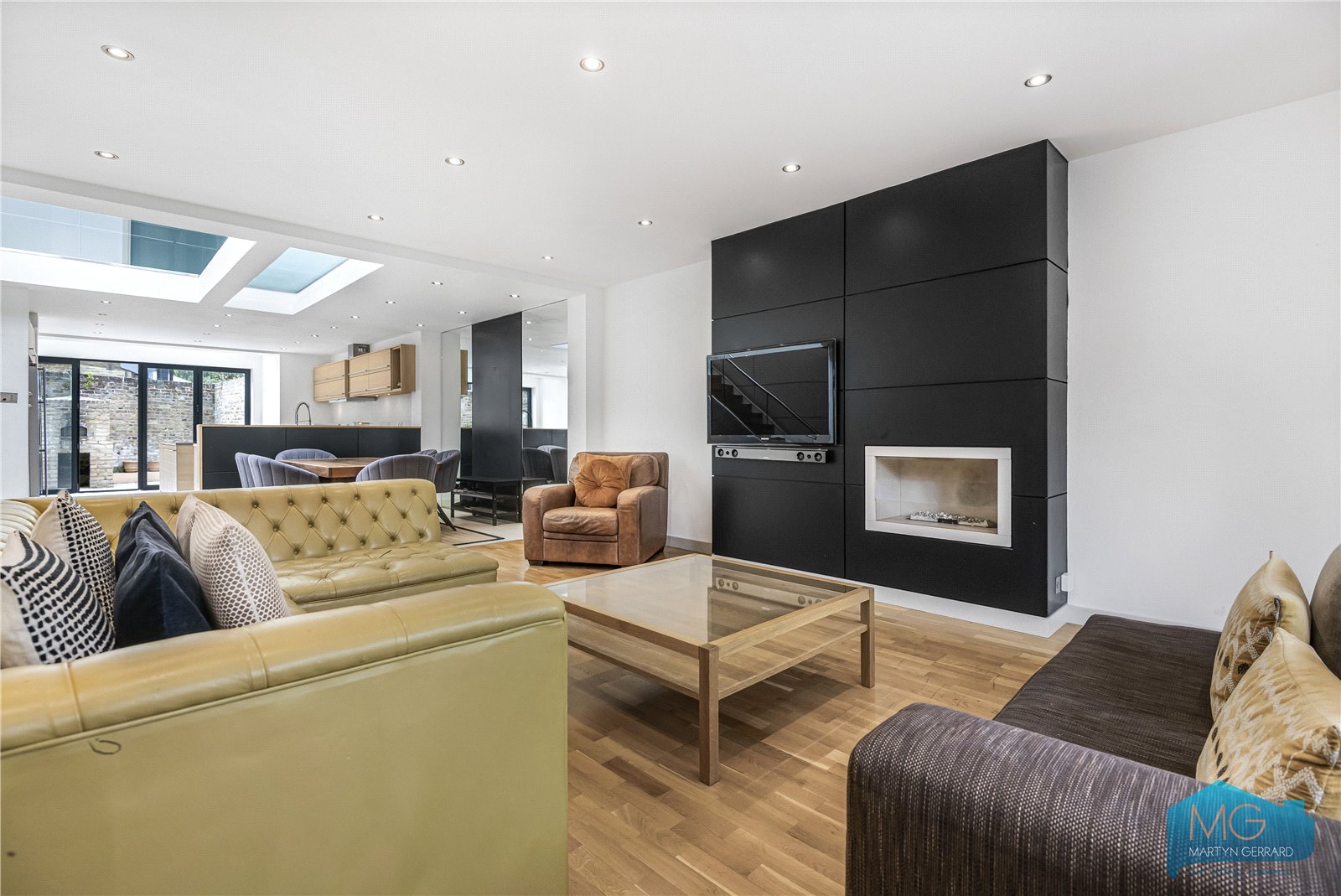 3 bedroom detached house for sale 0