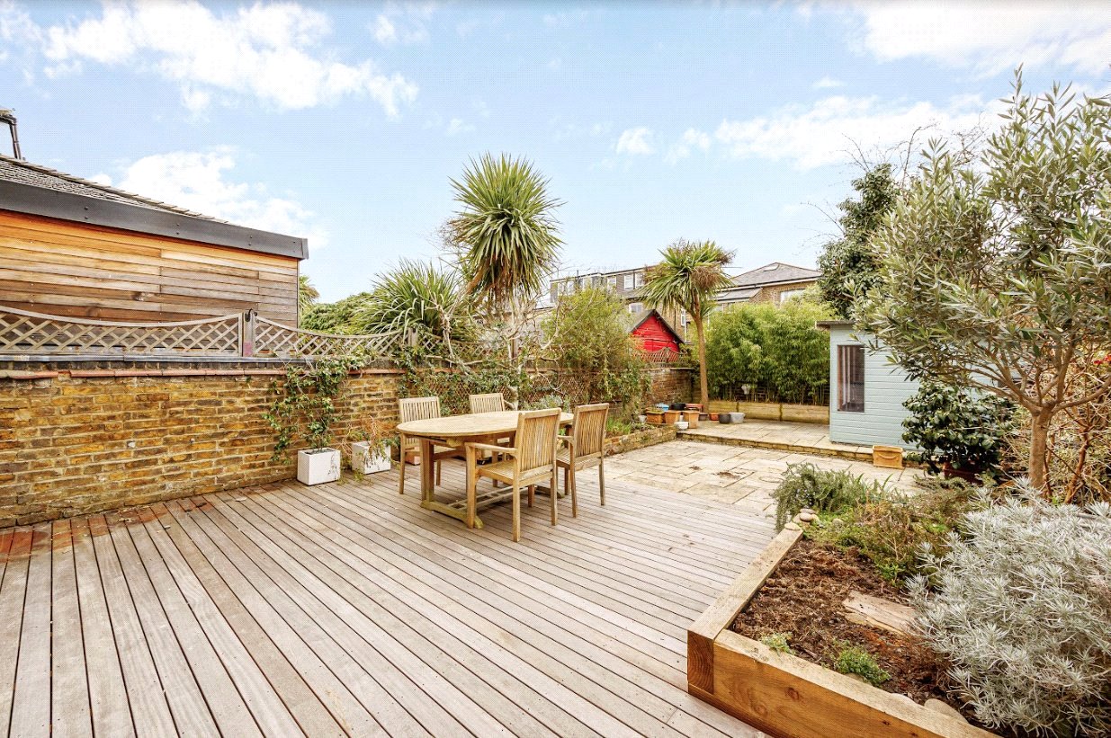5 bedroom semi-detached house for sale 0