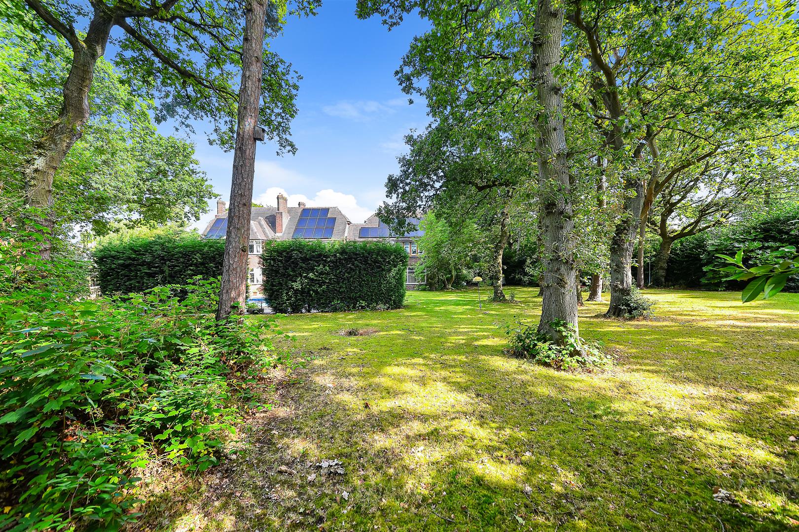 Photos of Hardwick Road, Streetly, Sutton Coldfield B74 62125045