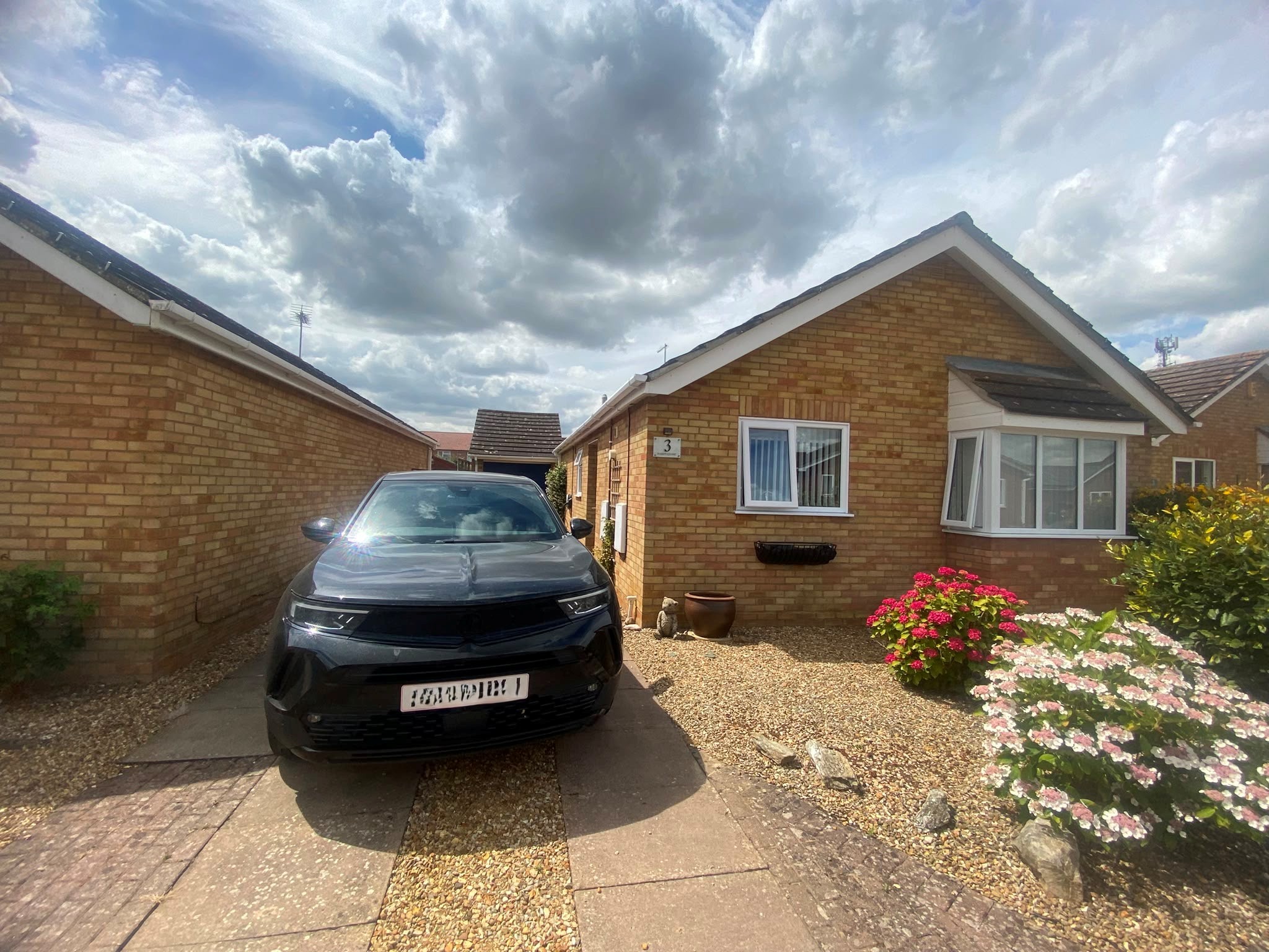 3, Yardy Close, March photo 4