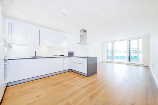 3 bedroom flat for sale 0