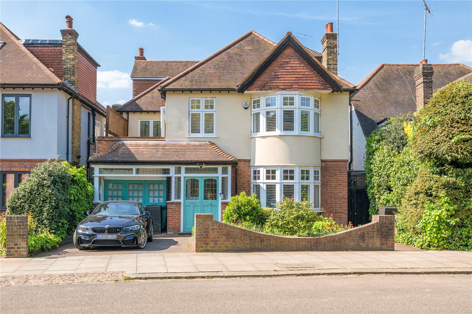 6 bedroom detached house for sale 0