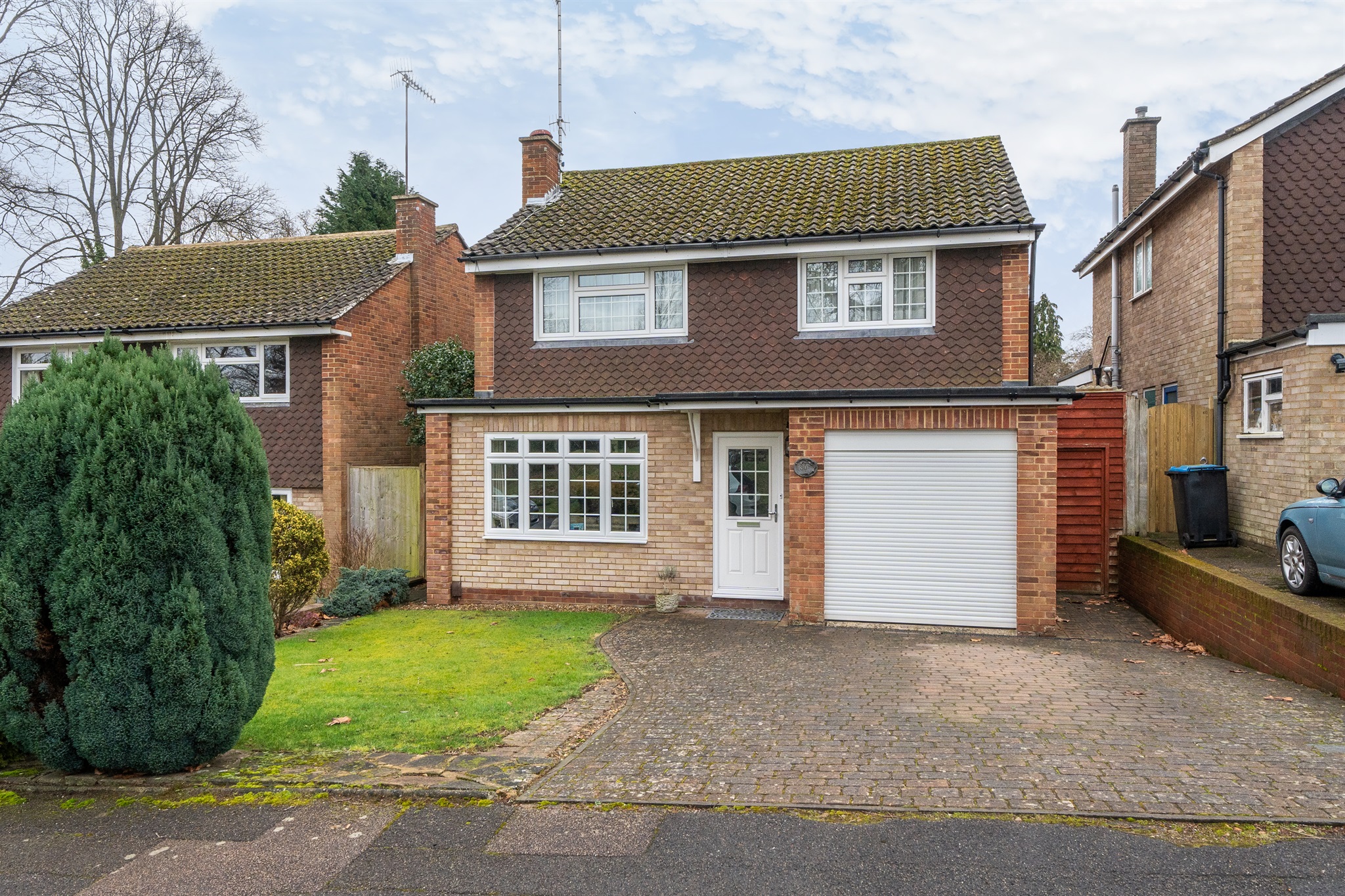 4 bedroom detached house for sale 0