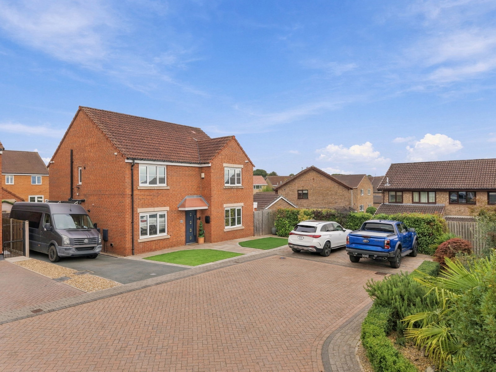5 bed detached house for sale