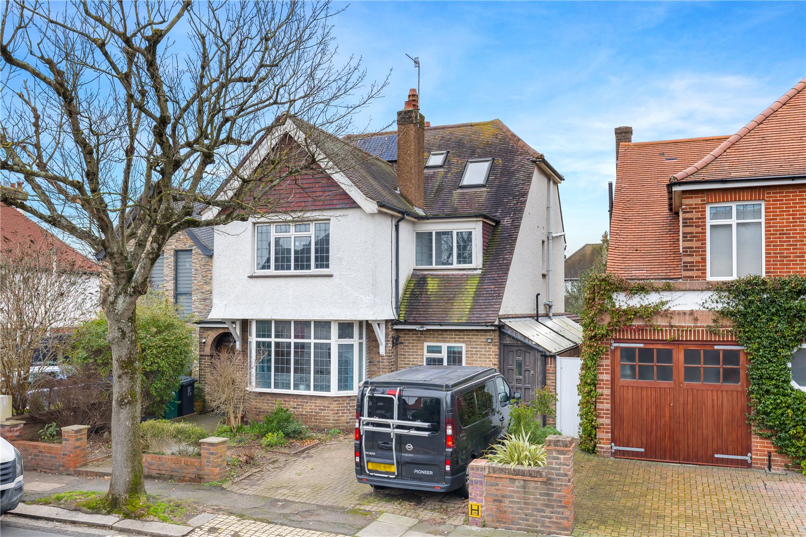 5 bedroom detached house for sale 0
