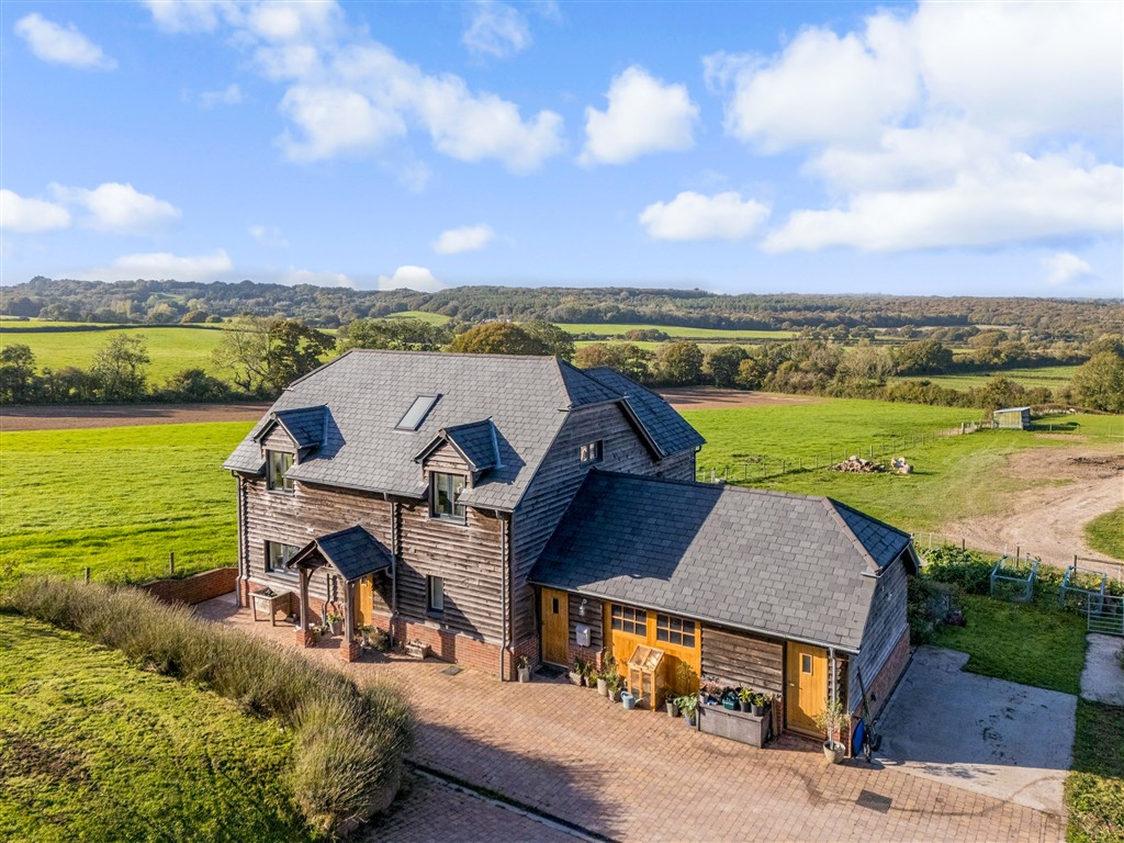 5 bedroom detached house for sale 0