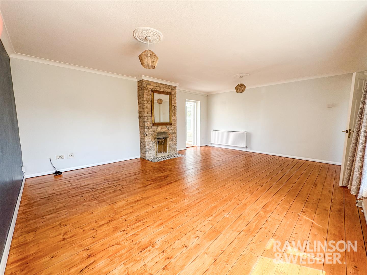 3 bedroom detached house for sale 0