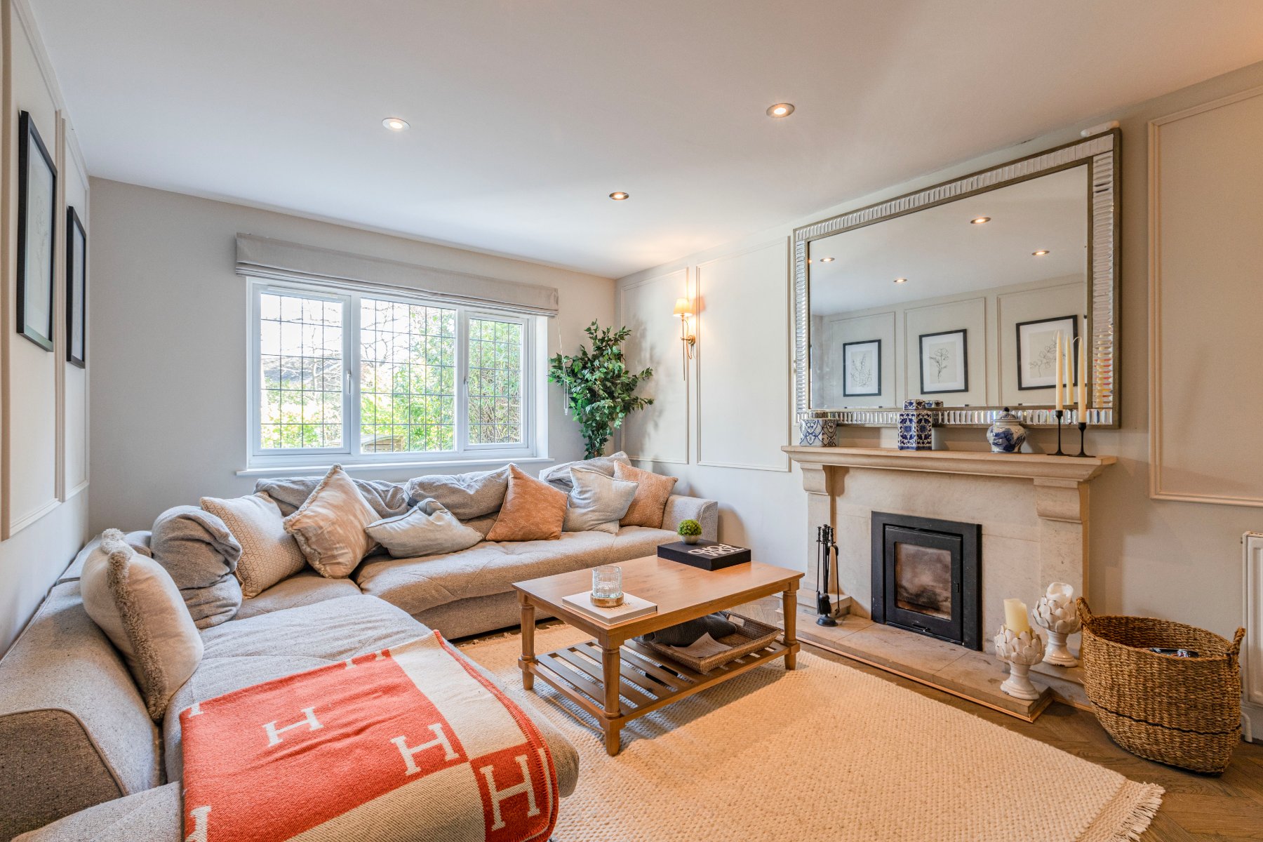 5 bedroom detached house for sale 0