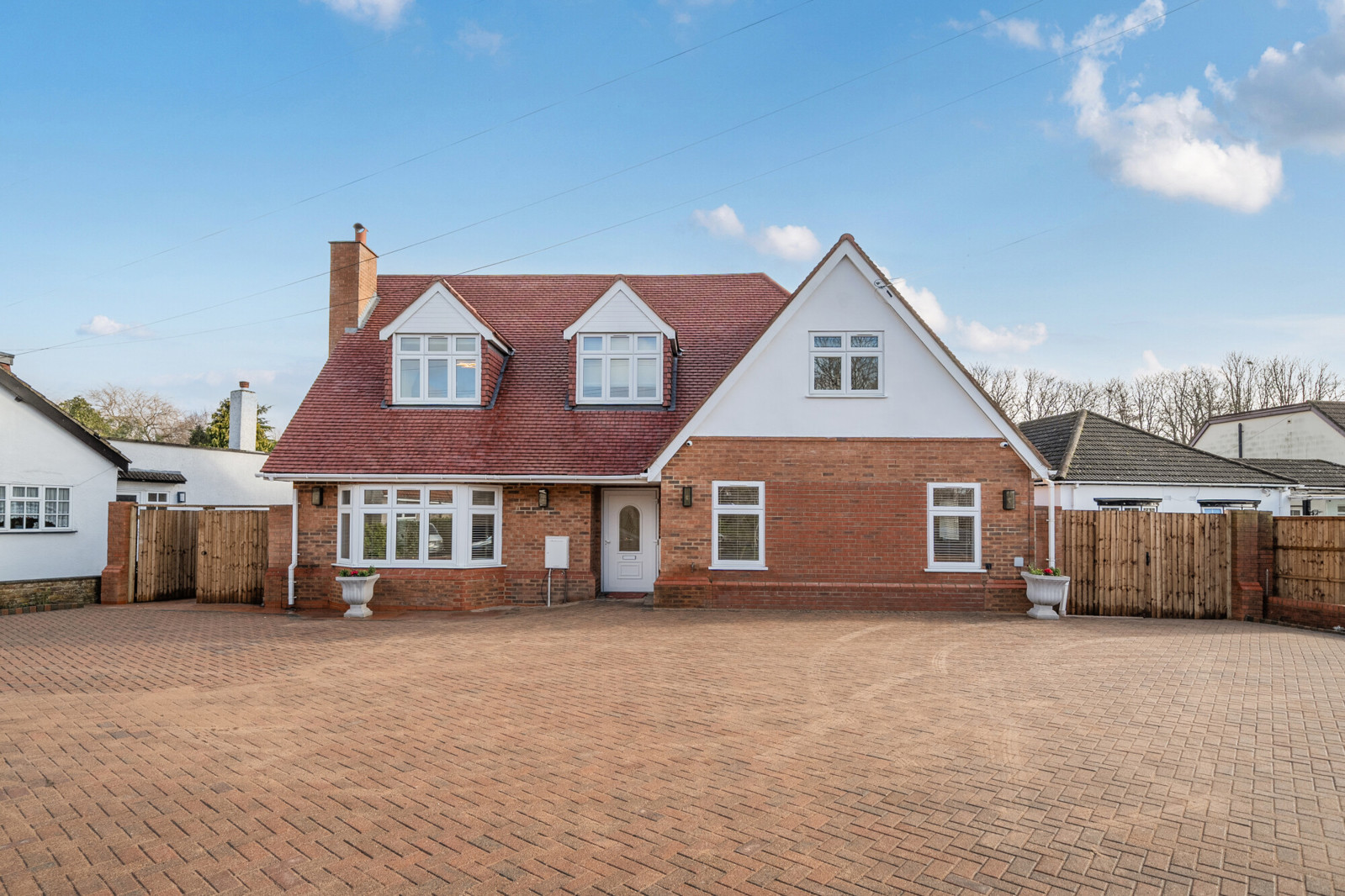 5 bedroom detached house for sale 0