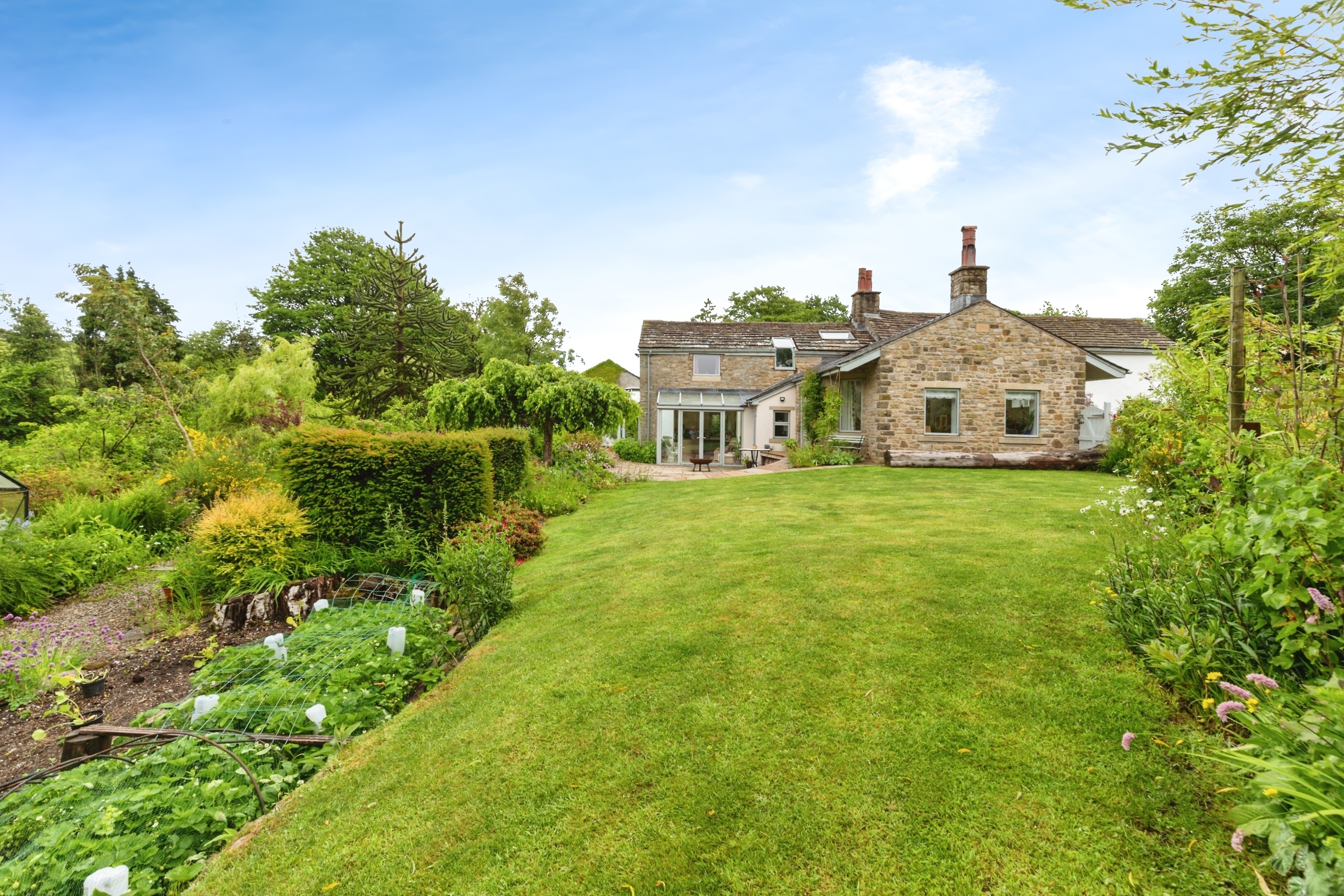 4 bedroom detached house for sale 0