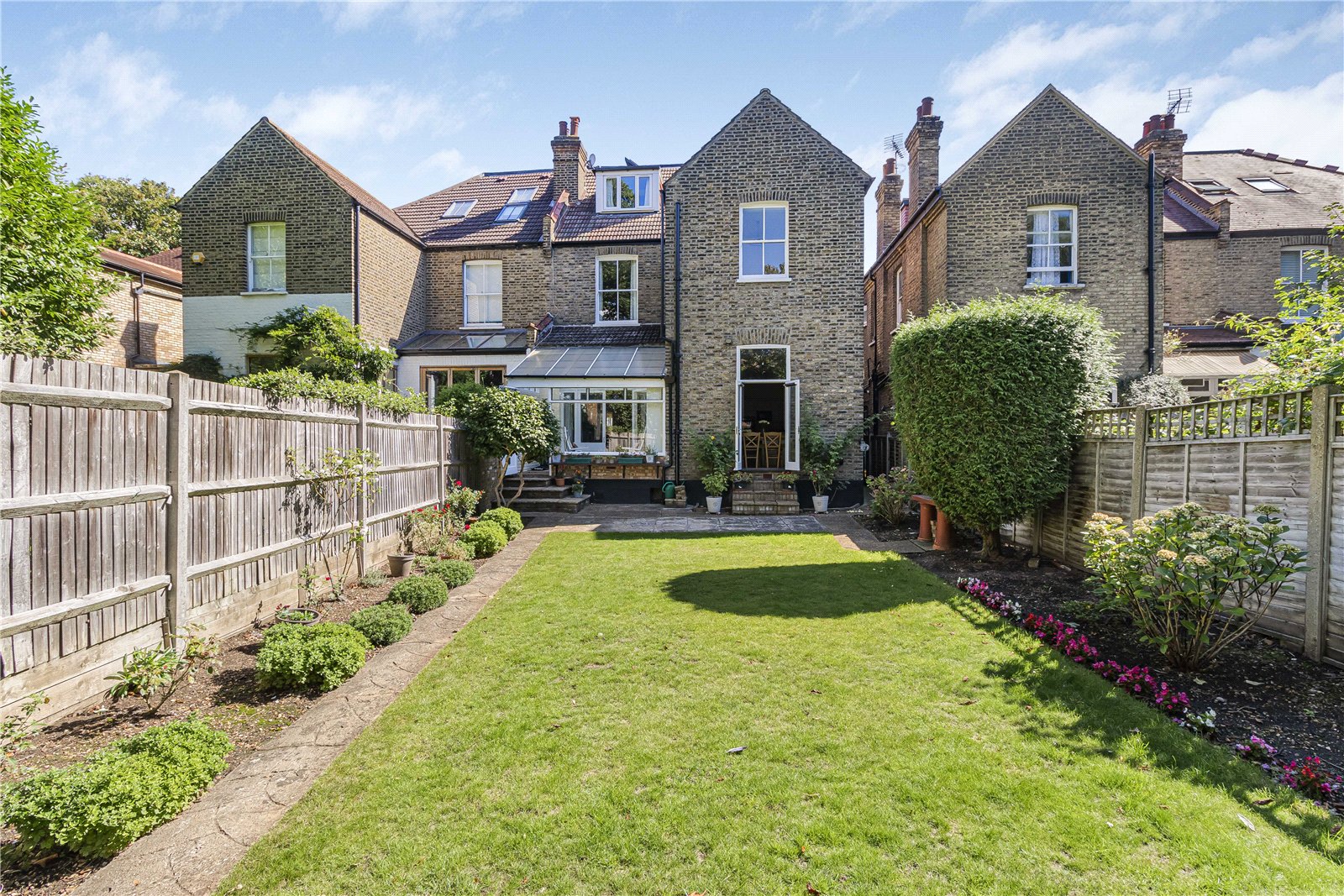 16, Wolverton Gardens, London photo 3