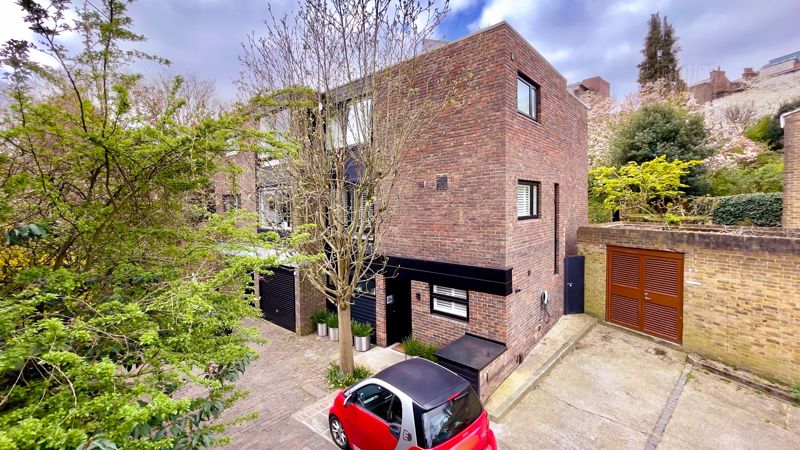 4 bedroom property for sale 0