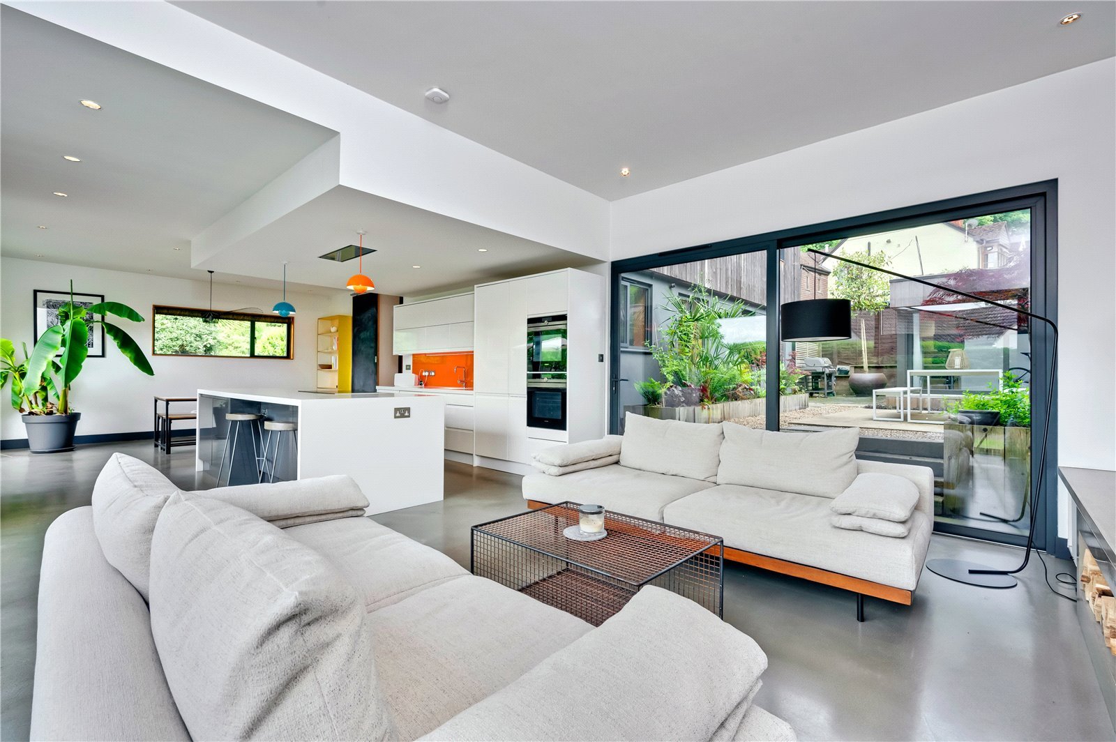 5 bedroom detached house for sale 0