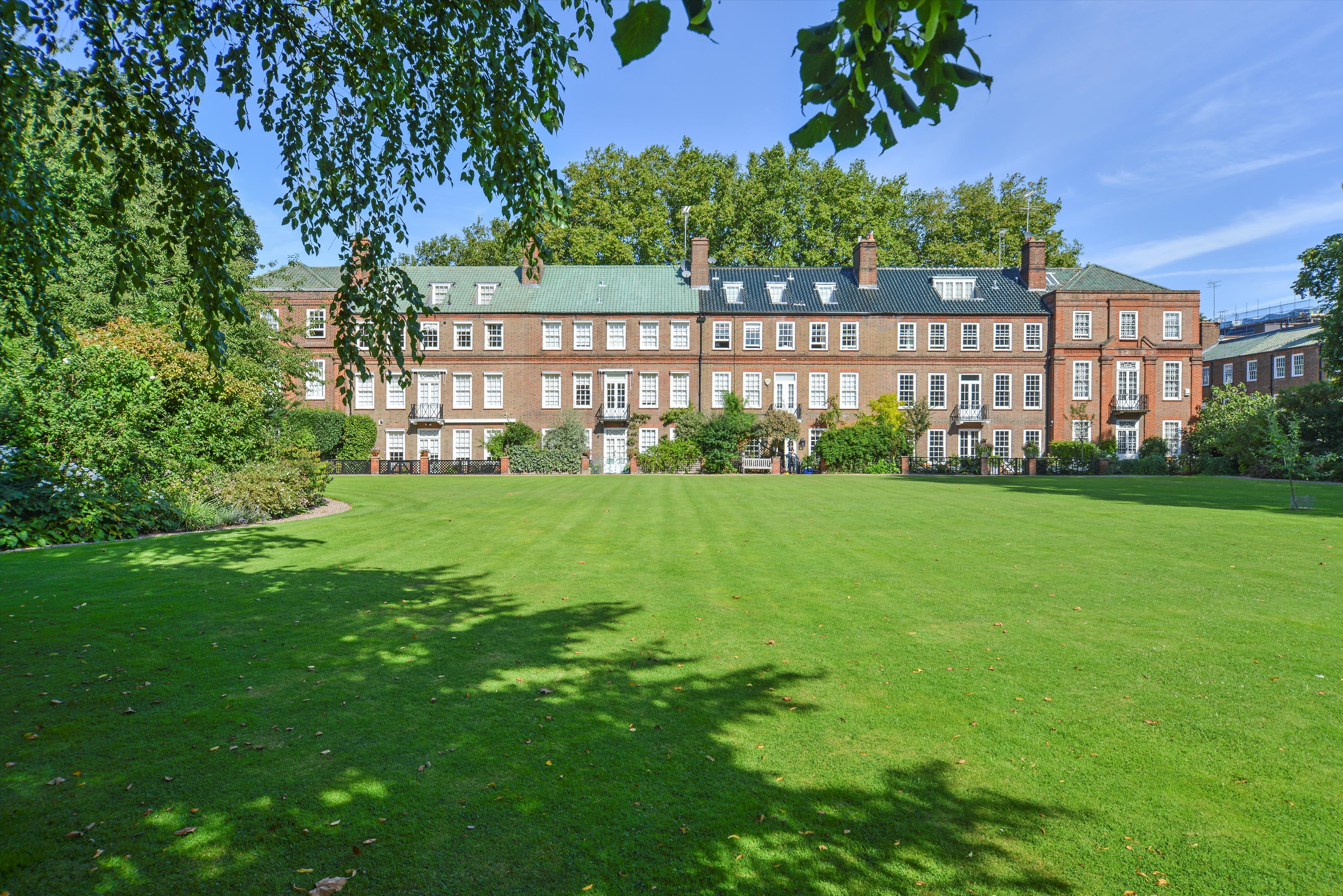 6 bedroom terraced house for sale 0
