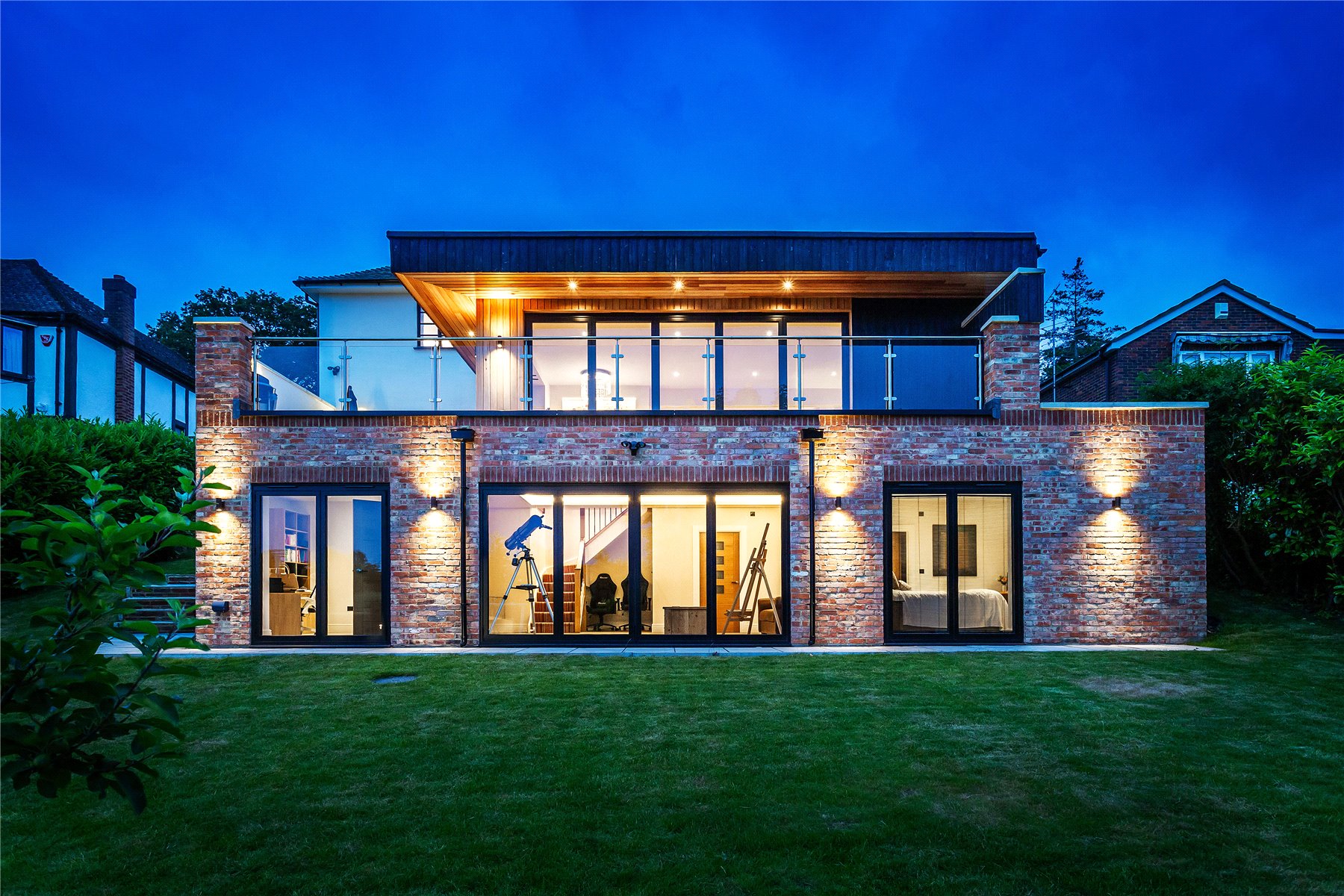 Pippins, 4, Mount Close, Surrey photo 4