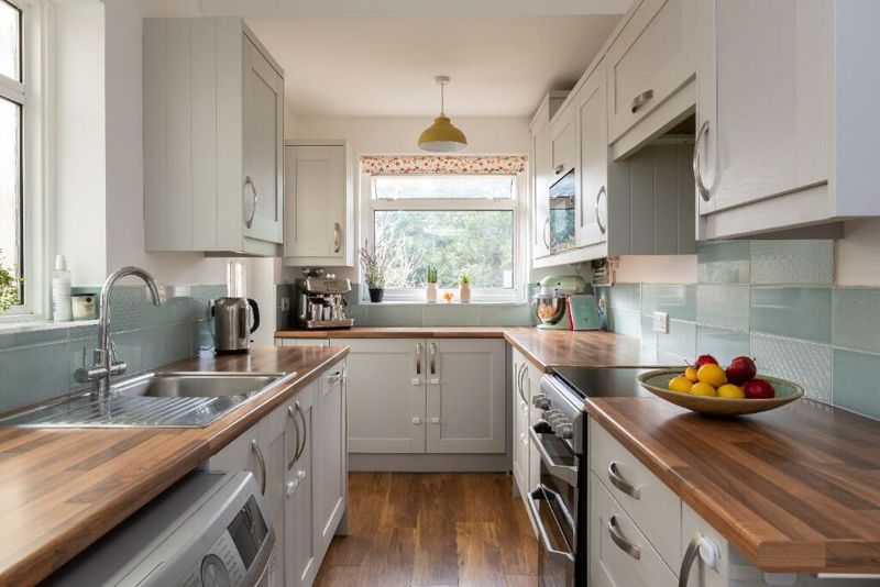 3-bed semi-detached on 16, Ridge Crest, Enfield, £650,000