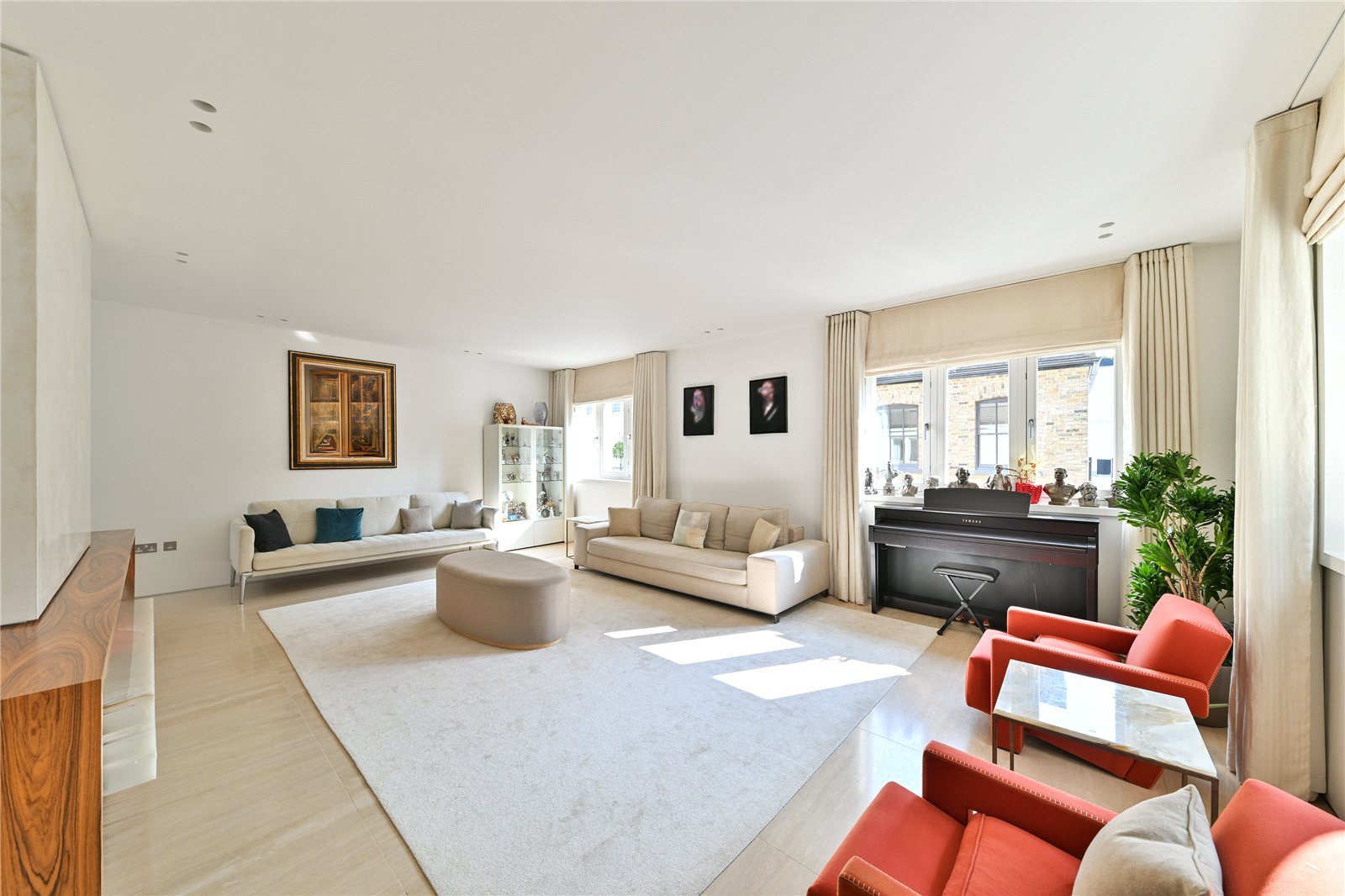 Park Lodge, 1, Ennismore Street, London photo 4