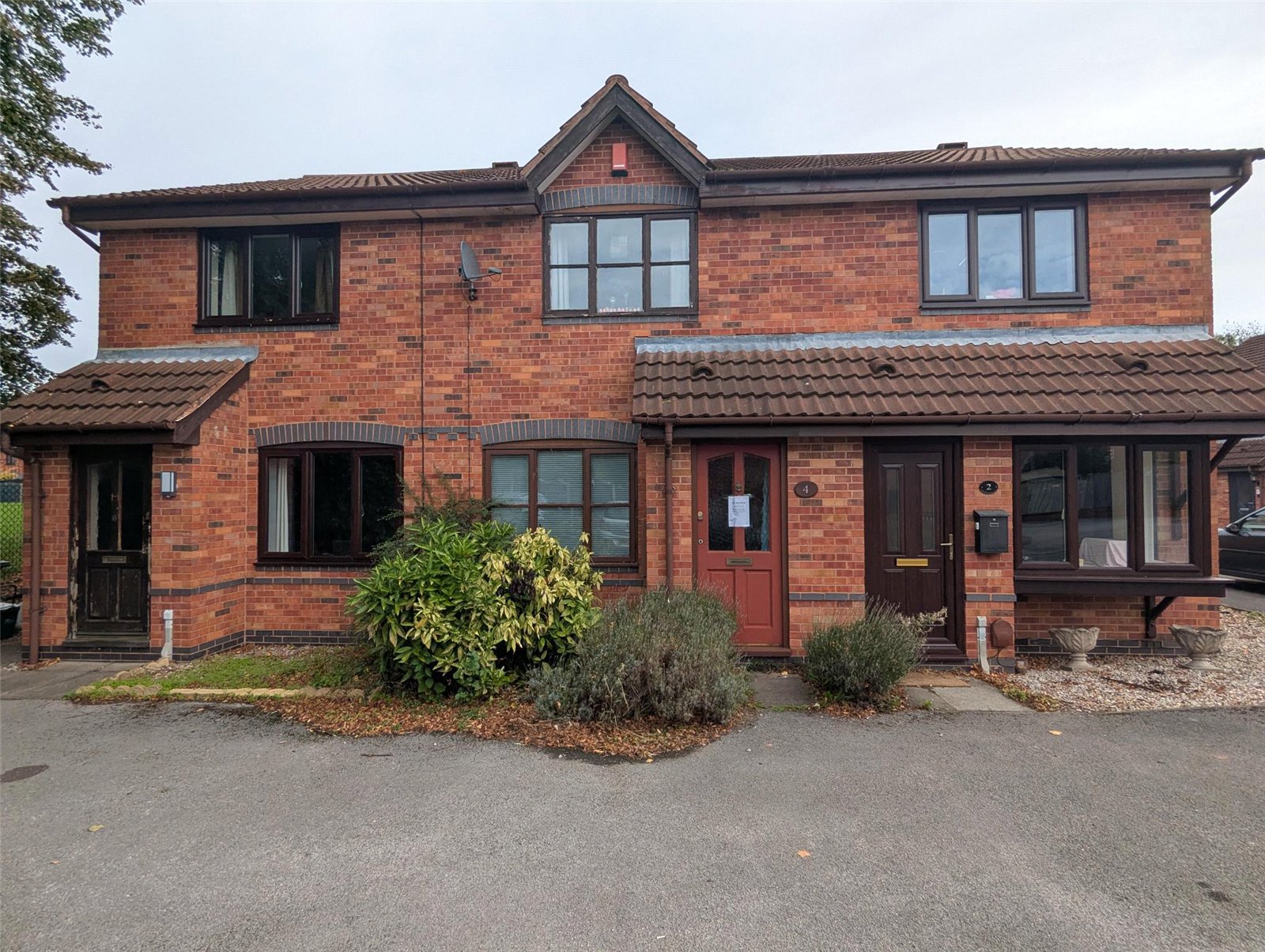 4, Newport Close, Staffordshire photo 2