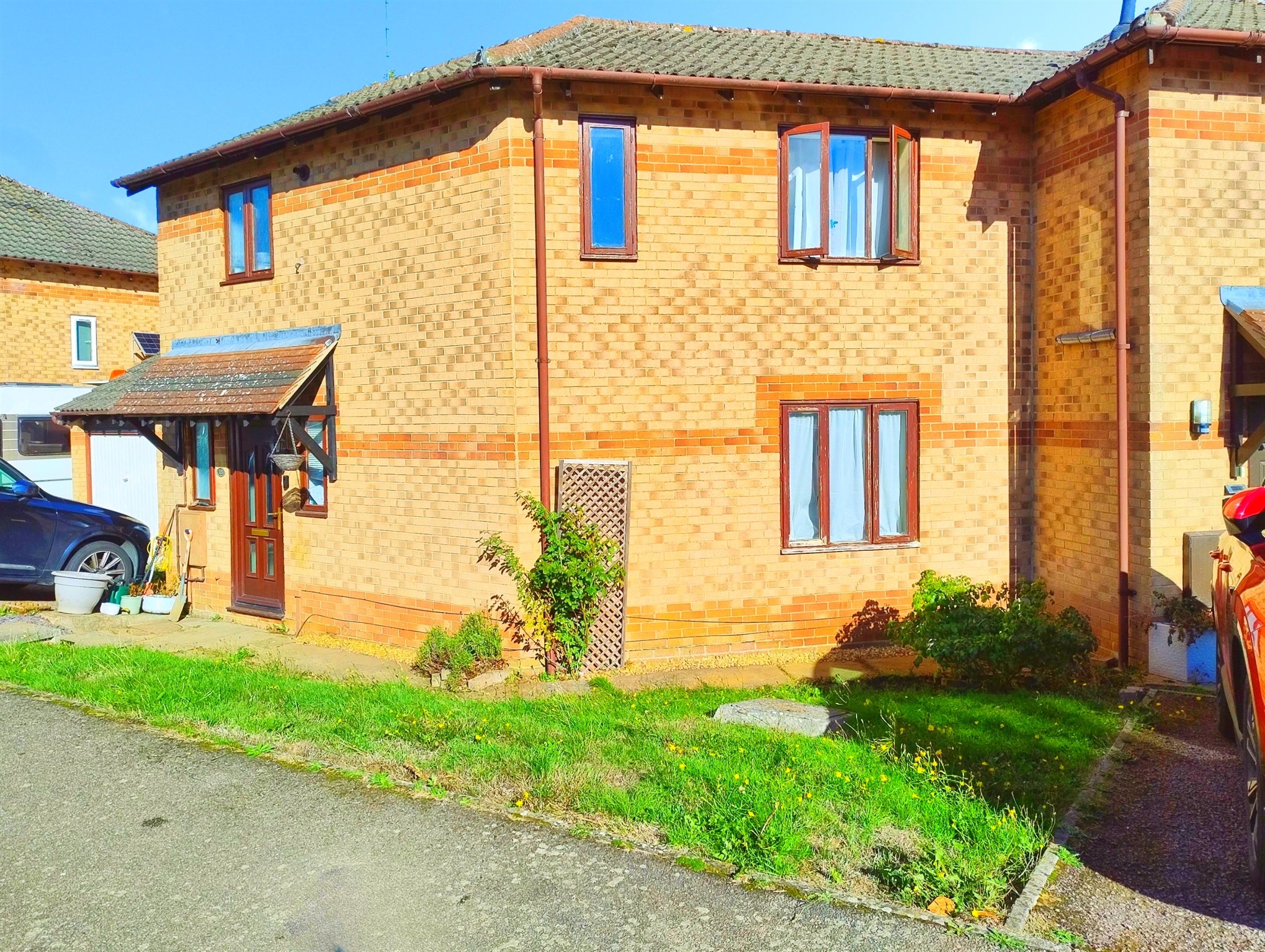 18, Mallard Drive, Daventry photo 2