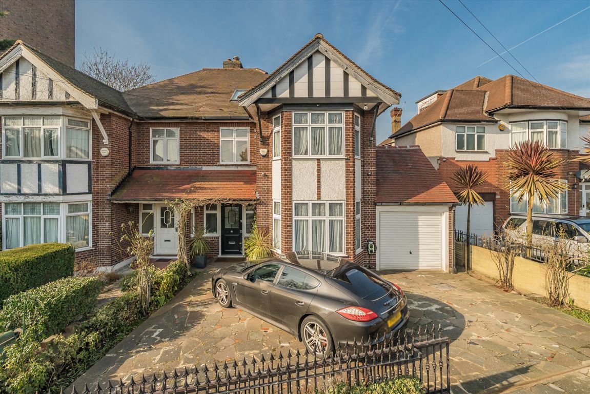 4 bedroom semi-detached house for sale