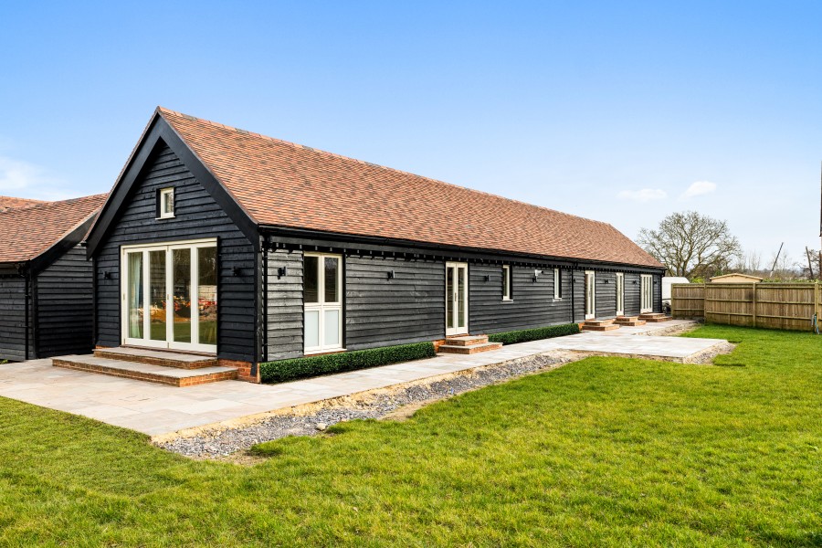4-bed house on Toad Hall, Burpham Court Farm, Guildford, £4,450/mo