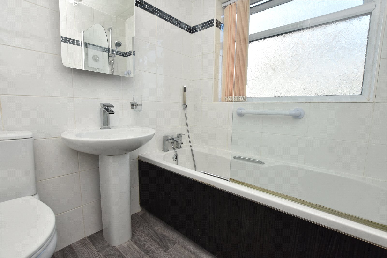 Photos of Houghley Close, Leeds, West Yorkshire LS13 - 66179846 ...