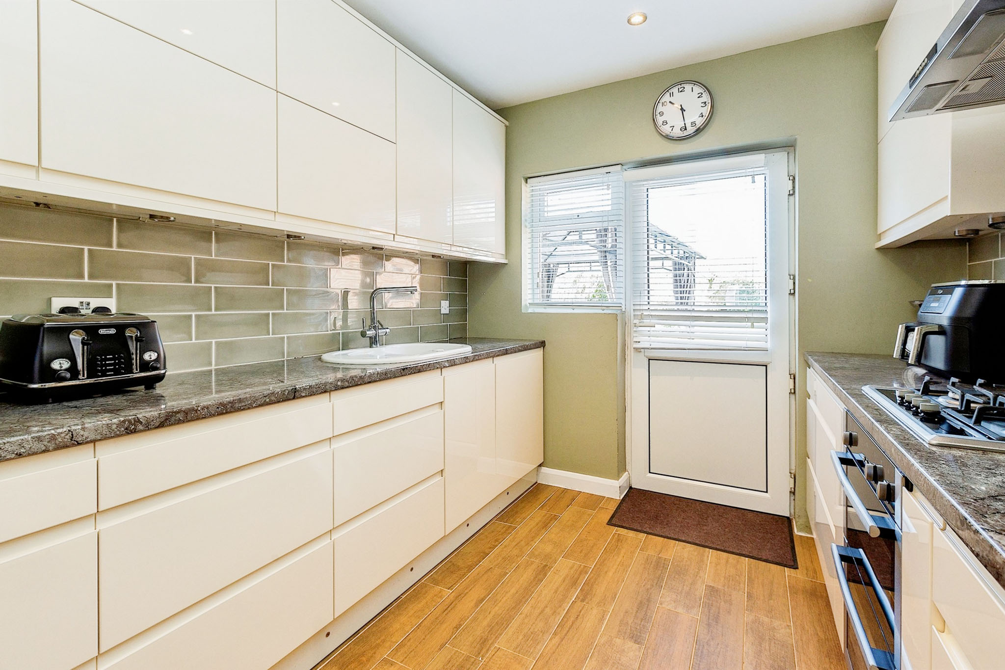 Photos of Wendover Road, Aylesbury HP21 64391963 PrimeLocation