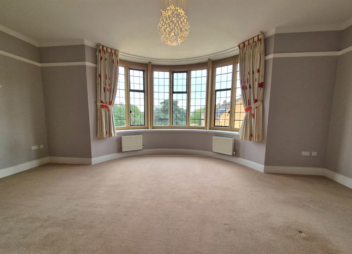 10, Woolston Close, Northampton photo 4