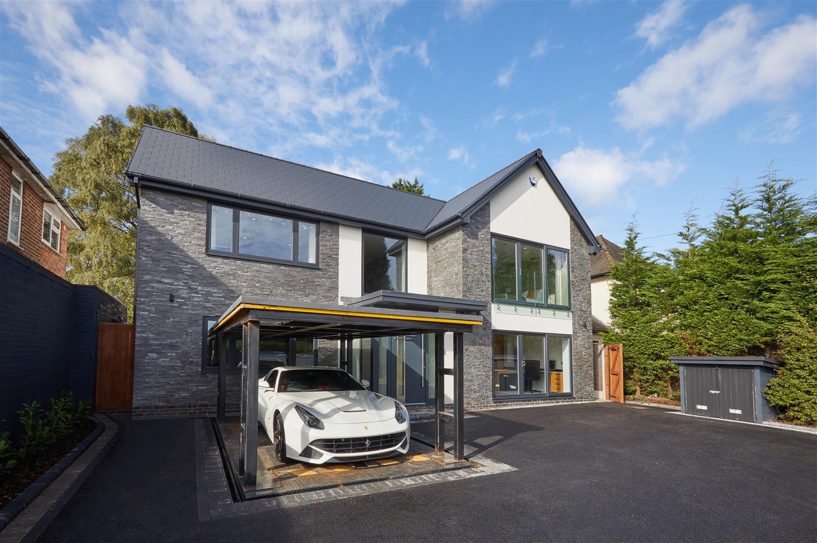 5 bedroom town house for sale