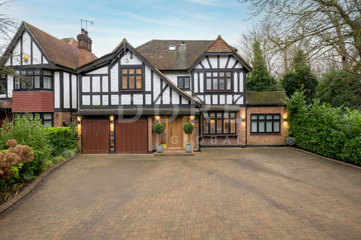 5 bedroom detached house for sale 0