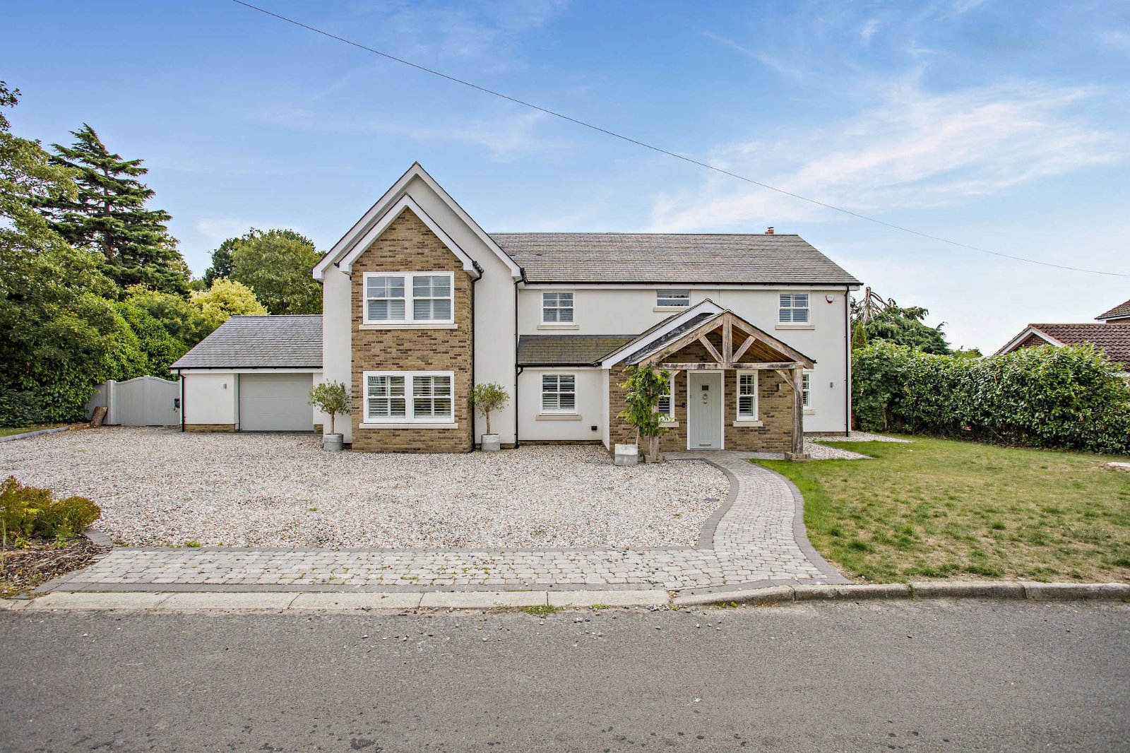 5 bedroom detached house for sale