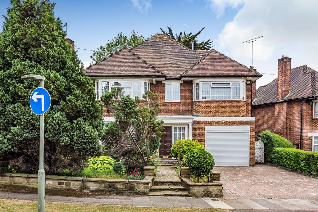 4 bedroom terraced house for sale in London
