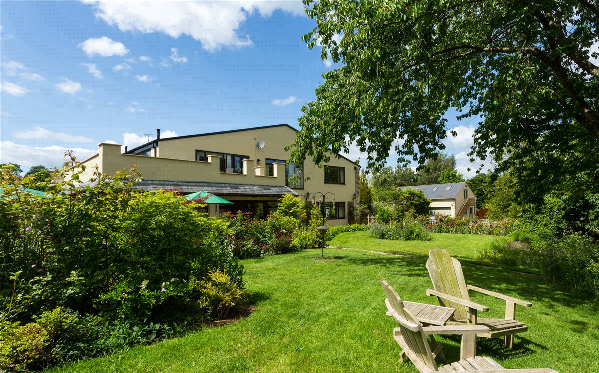4 bedroom detached house for sale 0