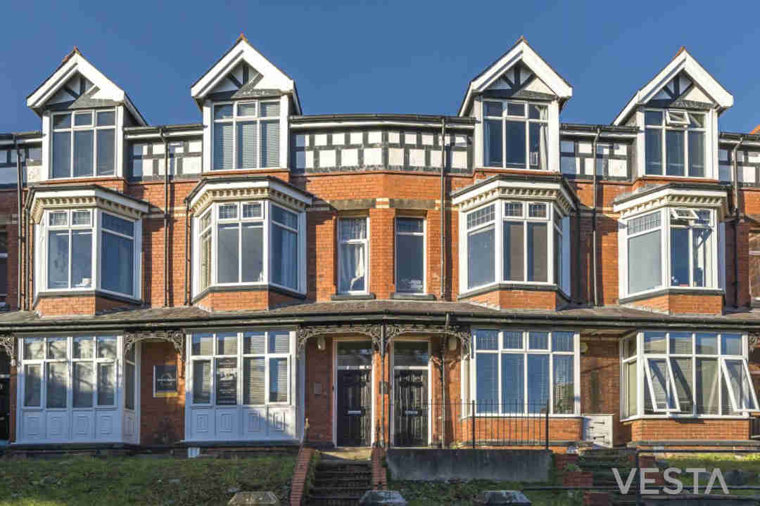 4 bedroom detached house for sale in Bromley