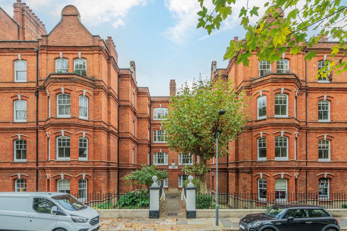 Flat 14, Evelyn Mansions, Queen's Club Gardens, London photo 2