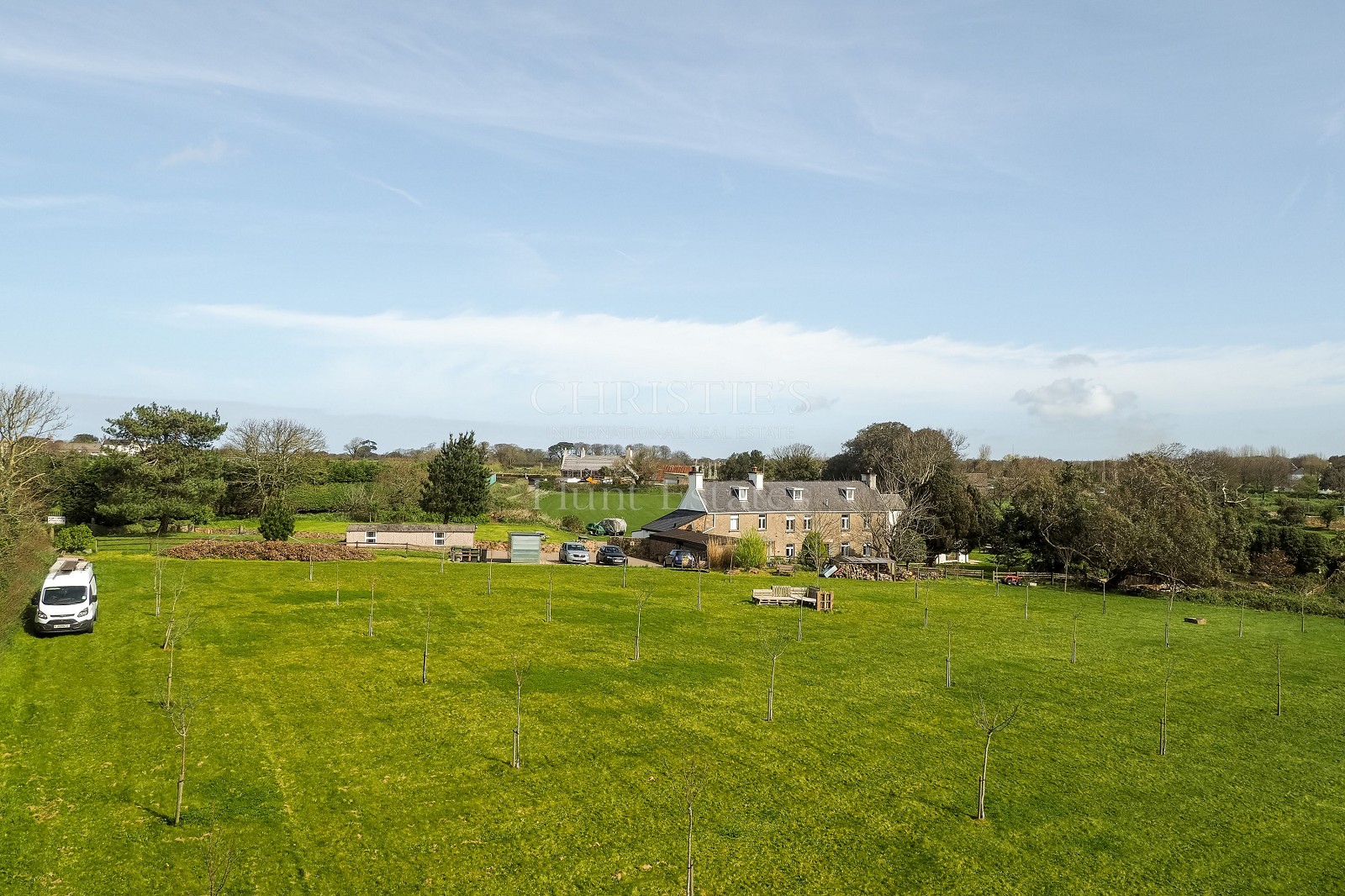 6 bedroom detached house for sale 0