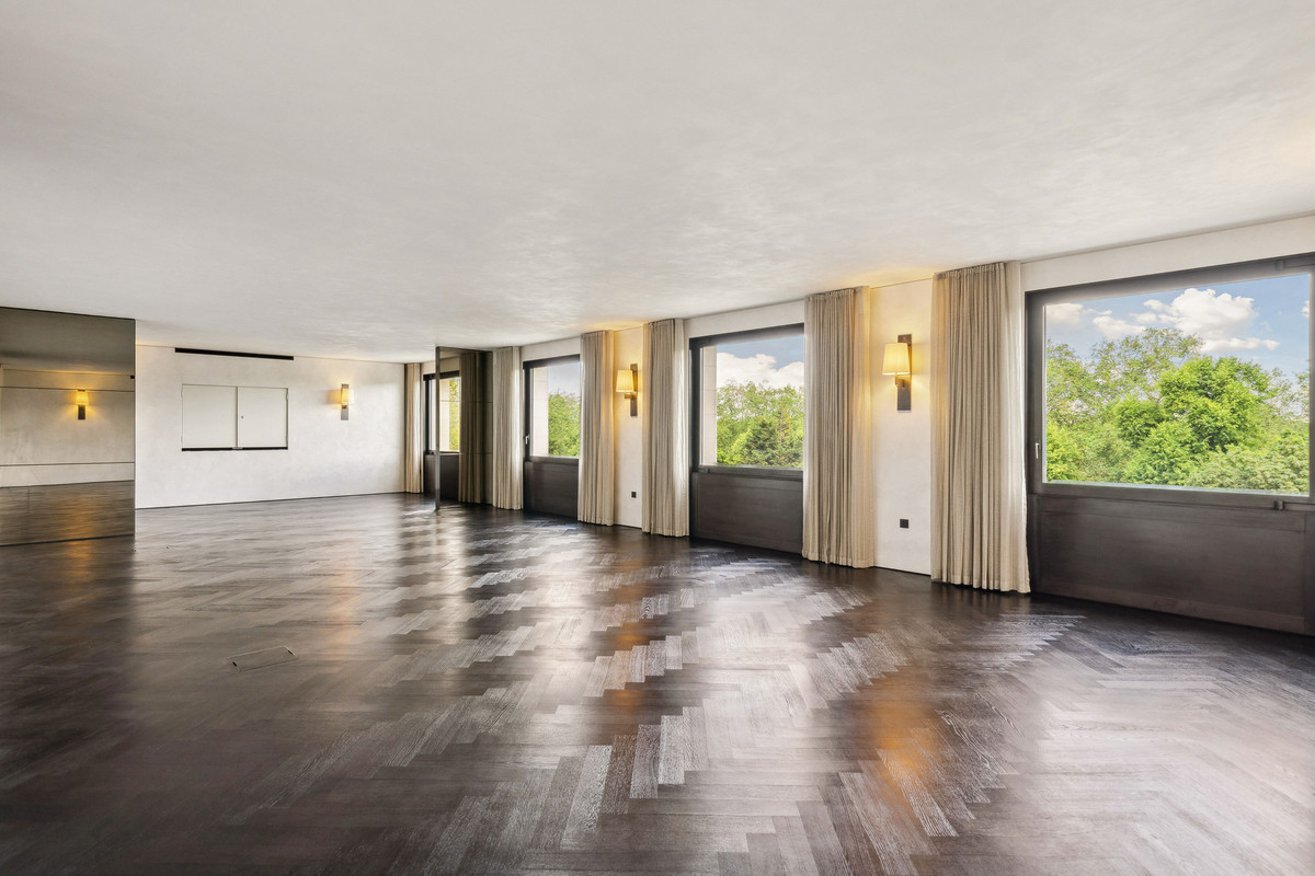 4 bedroom flat for sale 0