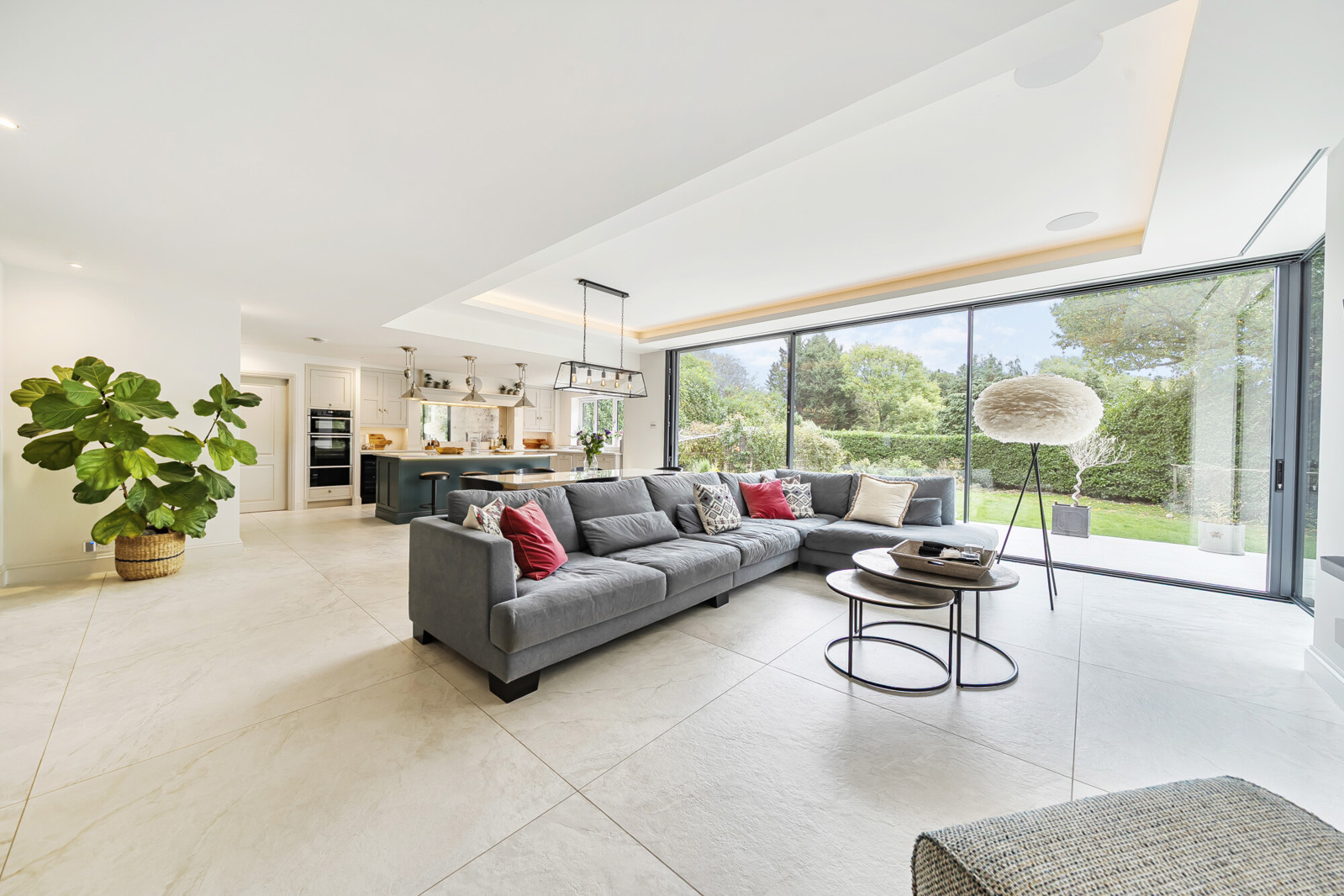 6 bedroom detached house for sale 0