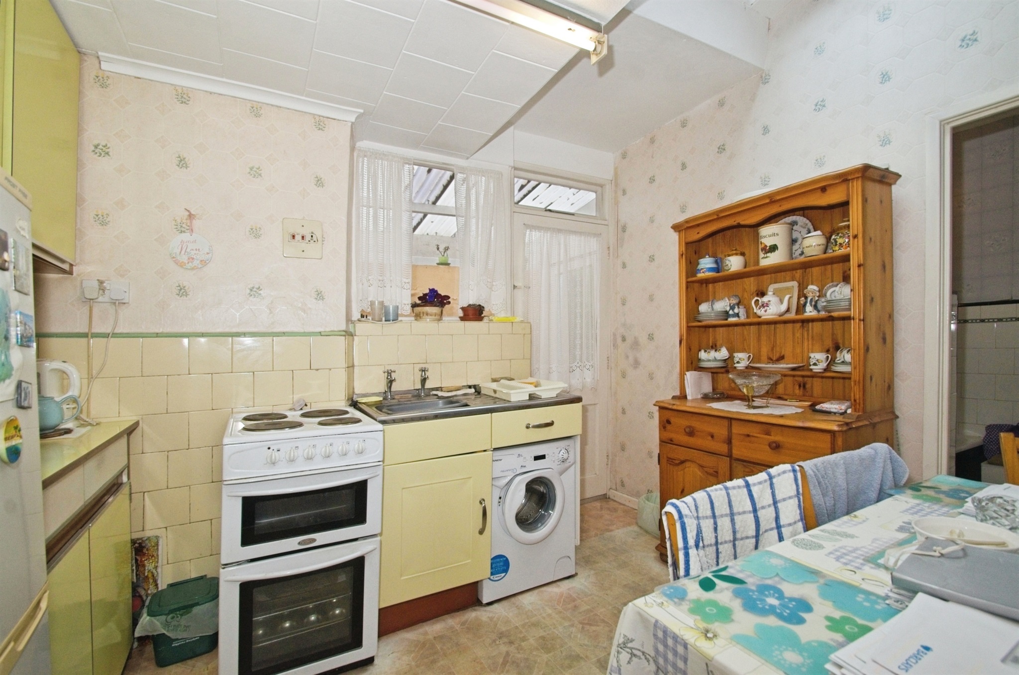 2-bed house on 8, Hoddinotts Houses, Pentre, £75,000