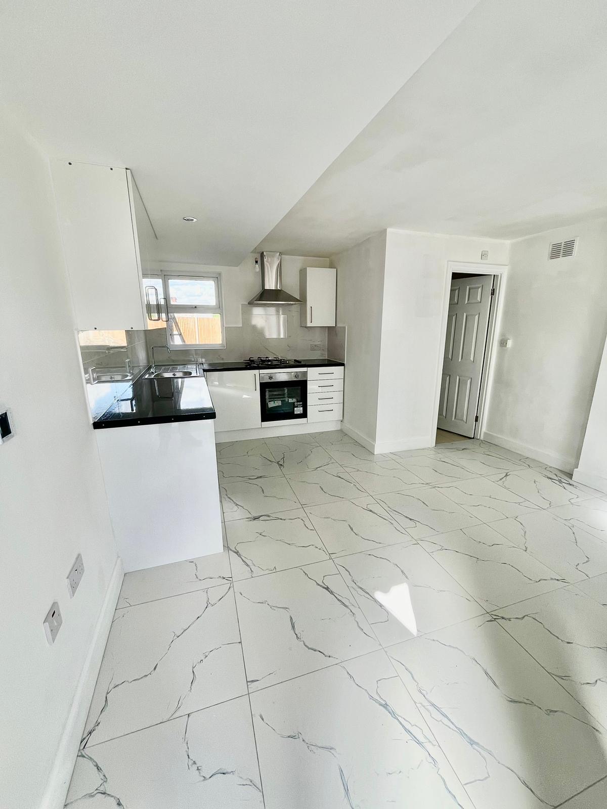 Horns Road, Ilford photo 5