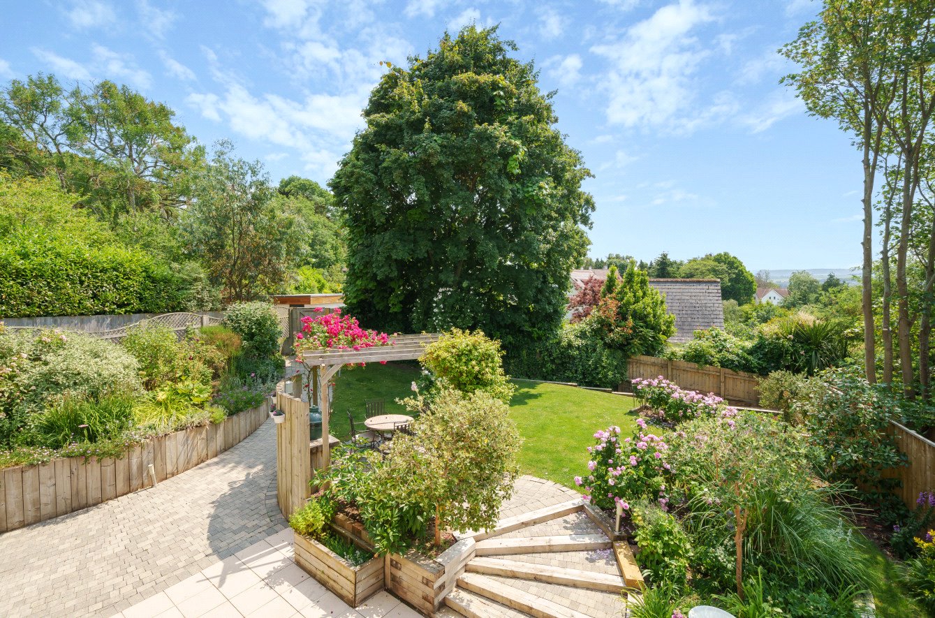 4 bedroom detached house for sale 0