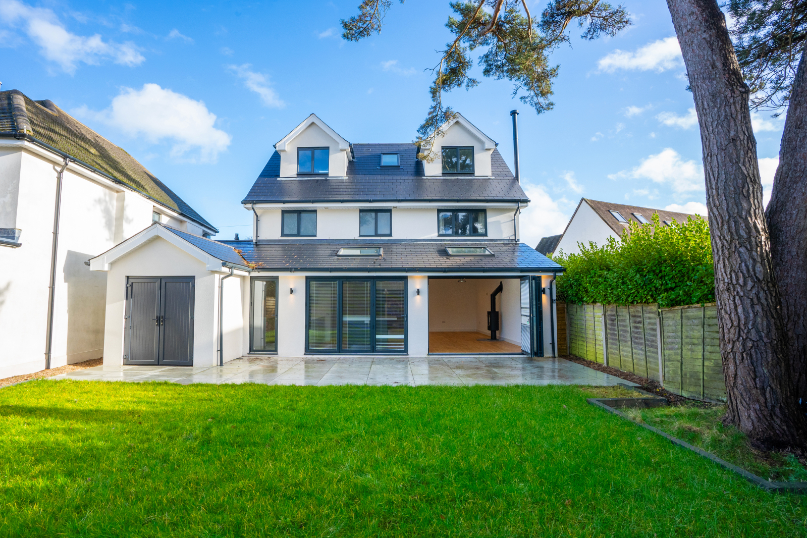 5 bedroom detached house for sale 0