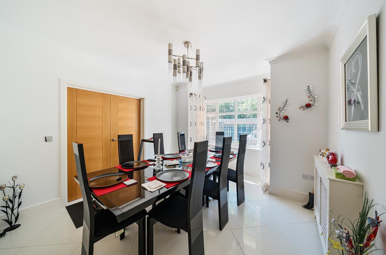 5 bedroom detached house for sale 0