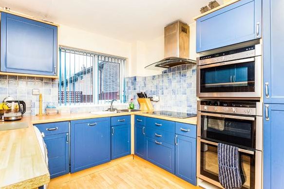 3 Bedrooms  to rent in Edrich Road, Crawley RH11