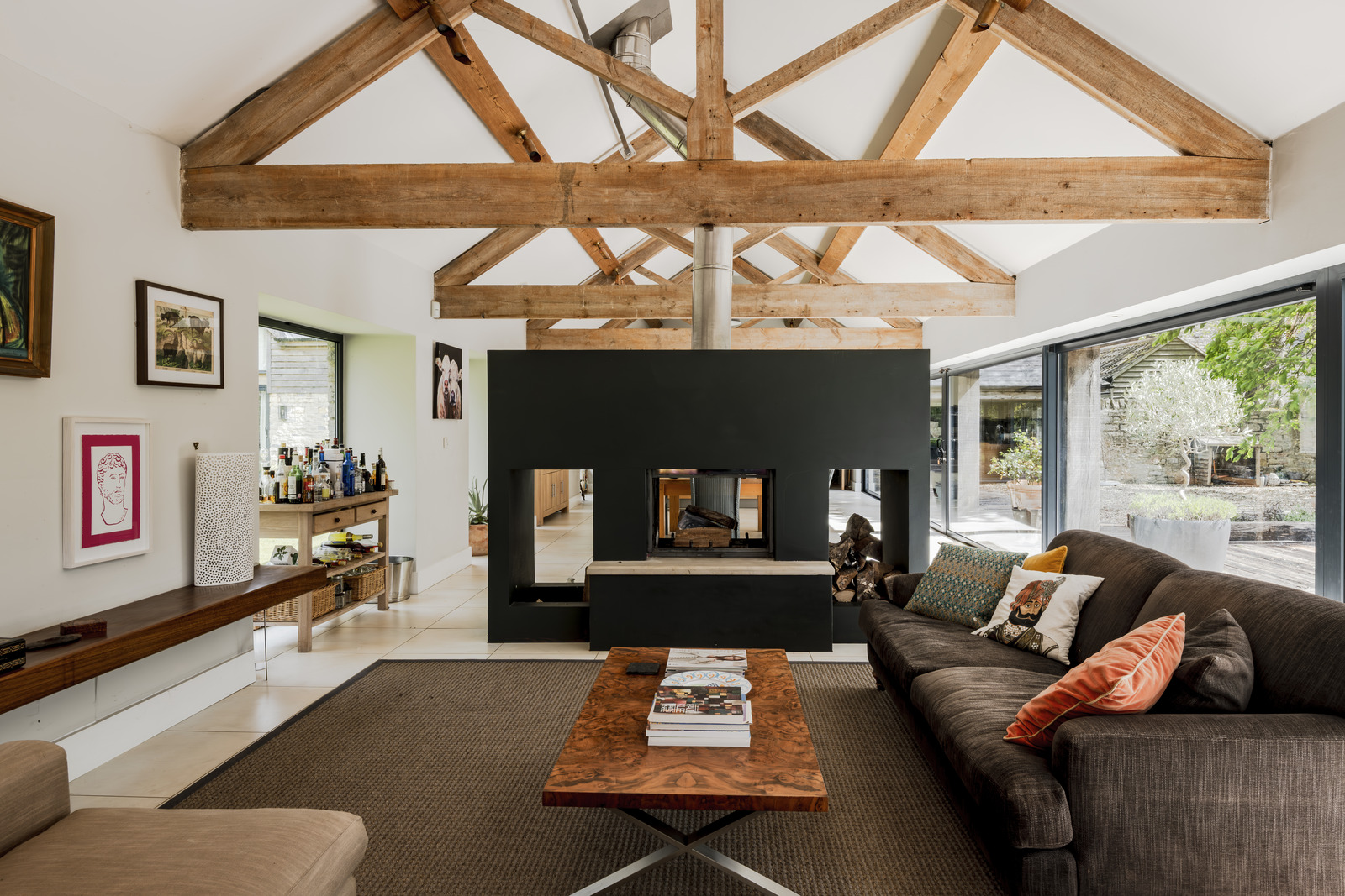 6 bedroom detached house for sale 0