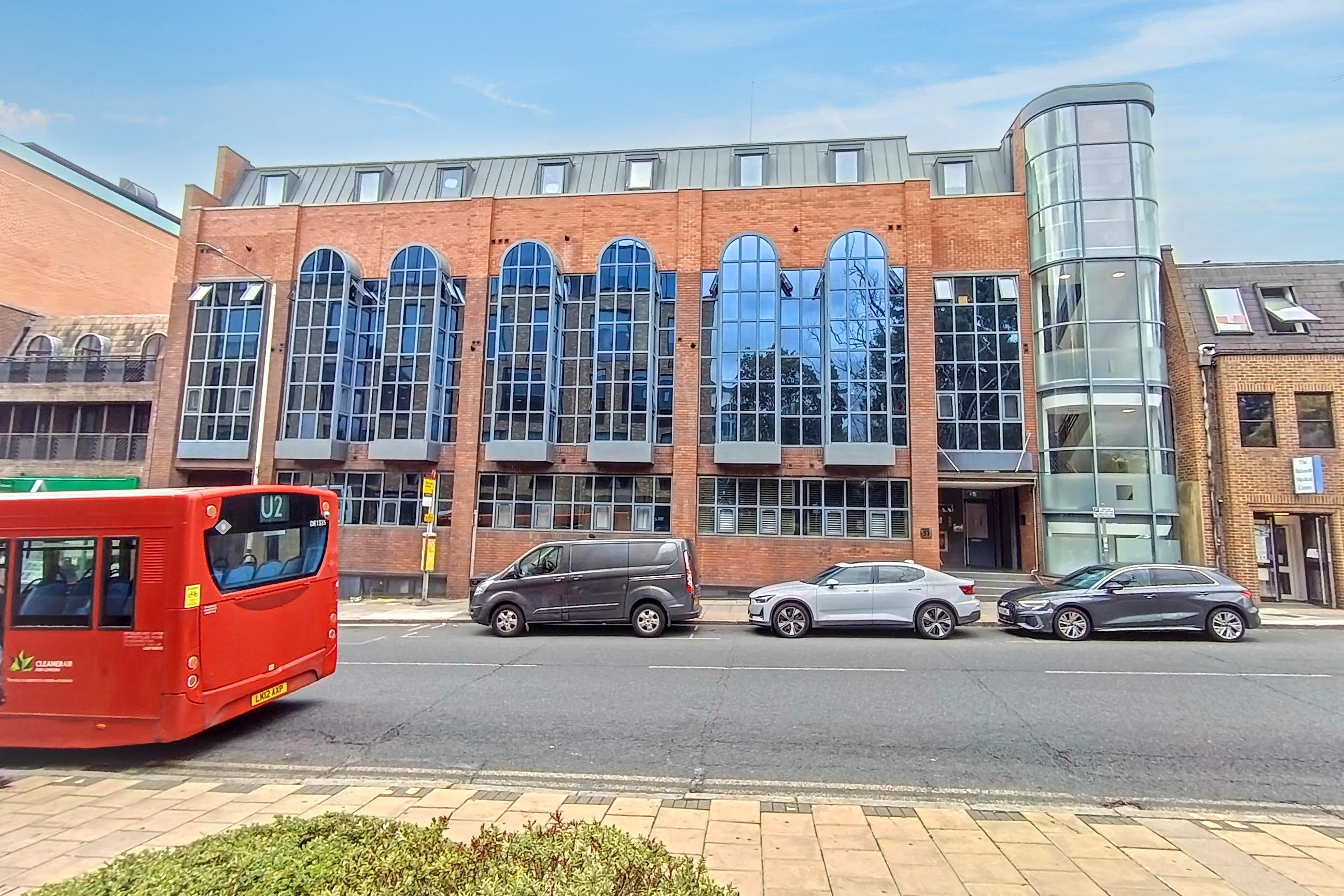 51, Uxbridge photo 2