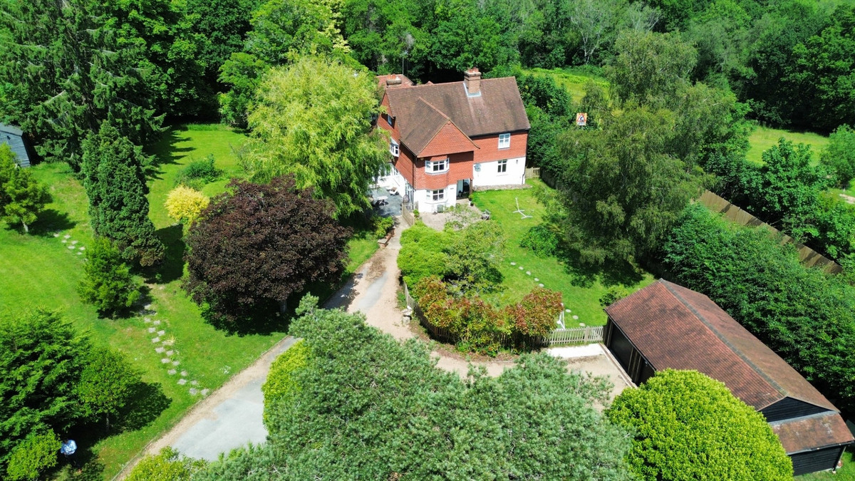 5 bedroom detached house for sale 0