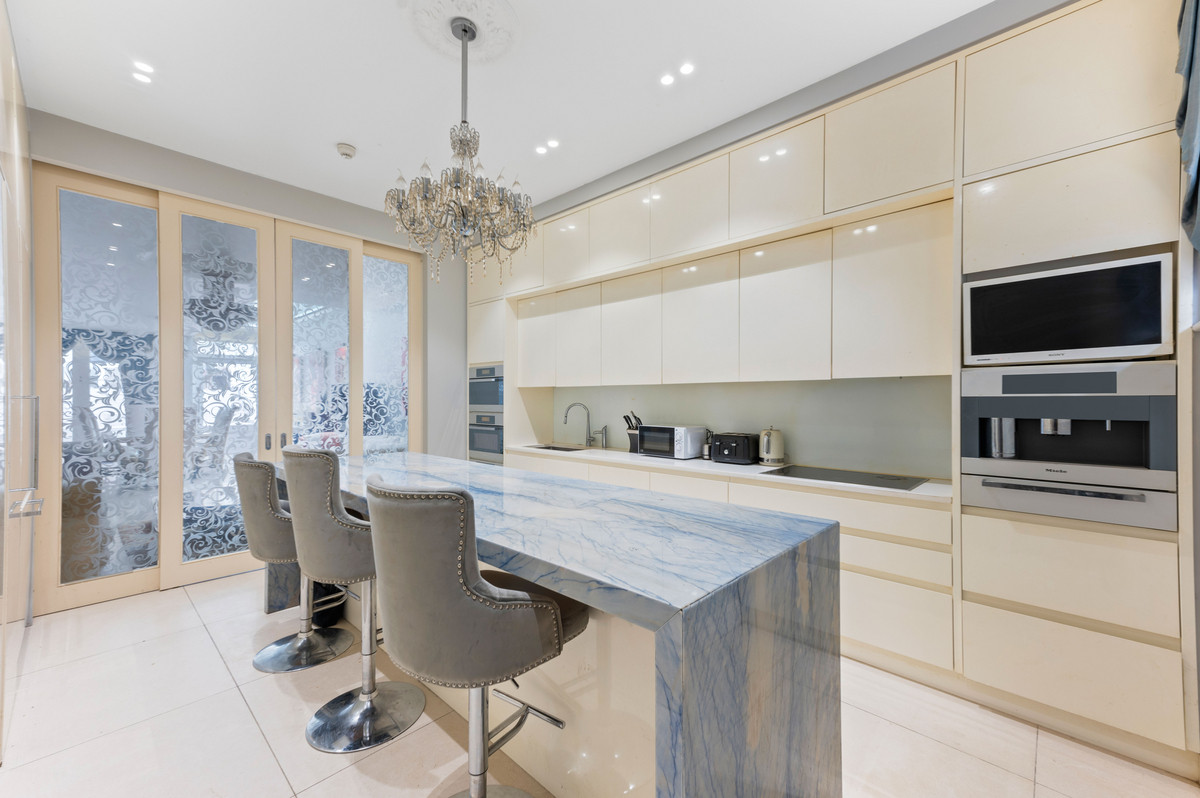 Prediction: Why the Bank of England Will Hold Interest Rates at 3.75% This Week