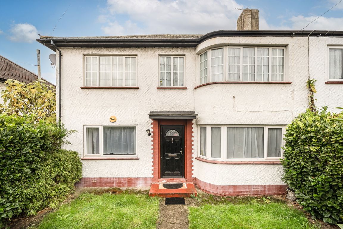 5, Hexham Gardens, Isleworth photo 2