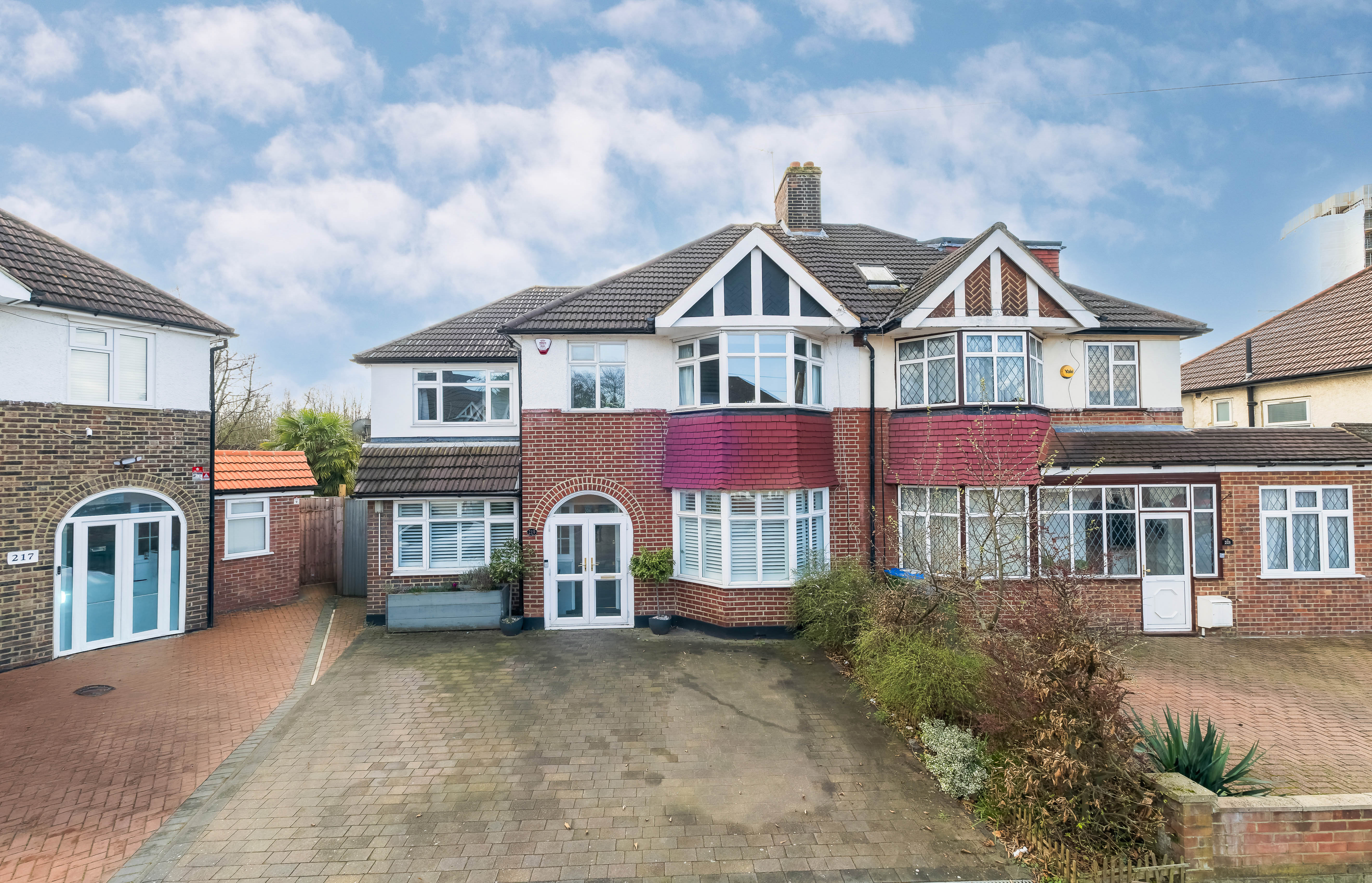 5 bedroom semi-detached house for sale 0